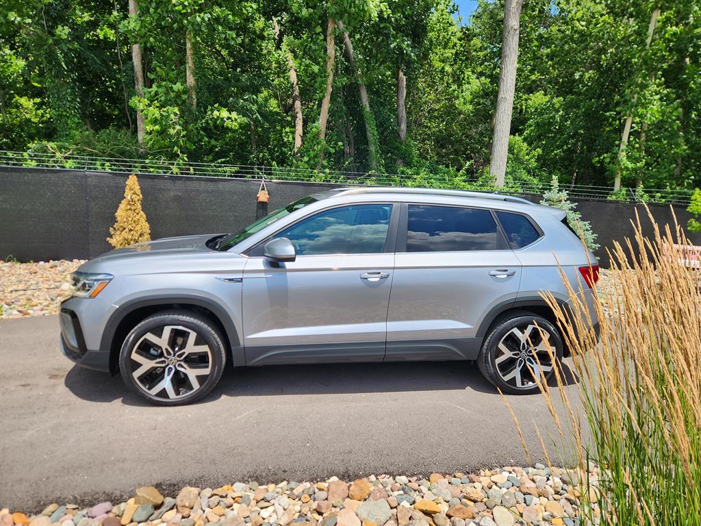 Used 2022 Volkswagen Taos SEL with VIN 3VV2X7B26NM026930 for sale in Kansas City