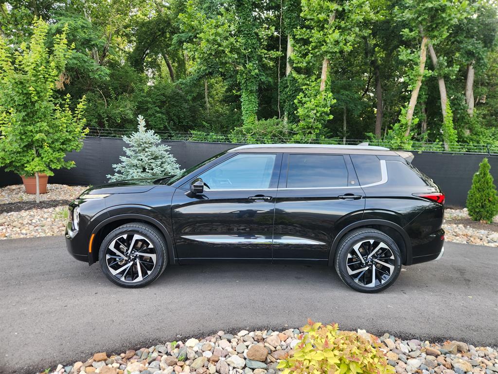 Used 2023 Mitsubishi Outlander 40th Anniversary with VIN JA4J4VA82PZ018994 for sale in Kansas City