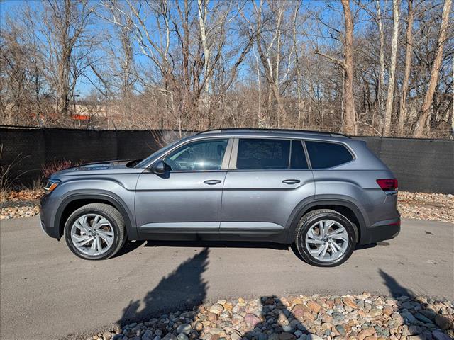 Used 2023 Volkswagen Atlas SE w/Tech with VIN 1V2KR2CA6PC551393 for sale in Kansas City
