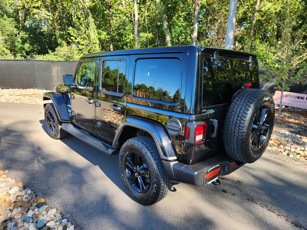 2021 Jeep Wrangler Unlimited Sahara photo 3
