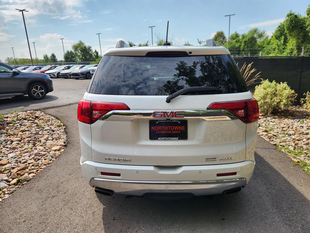 2018 Gmc Acadia Denali photo 3