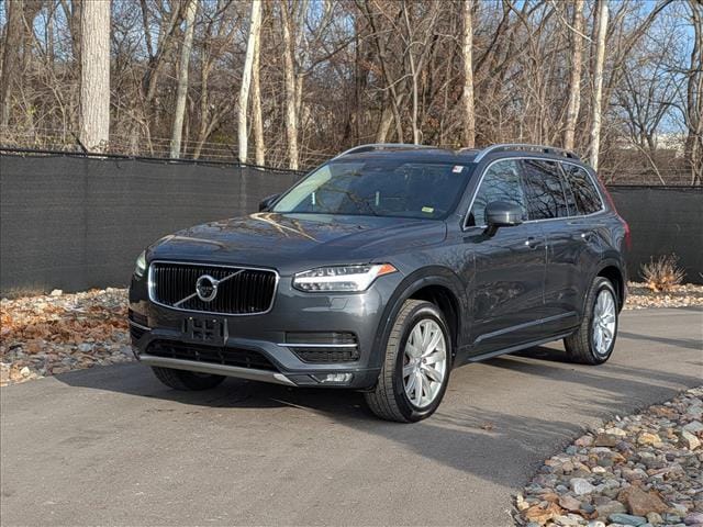 2016 Volvo XC90 Momentum's photo