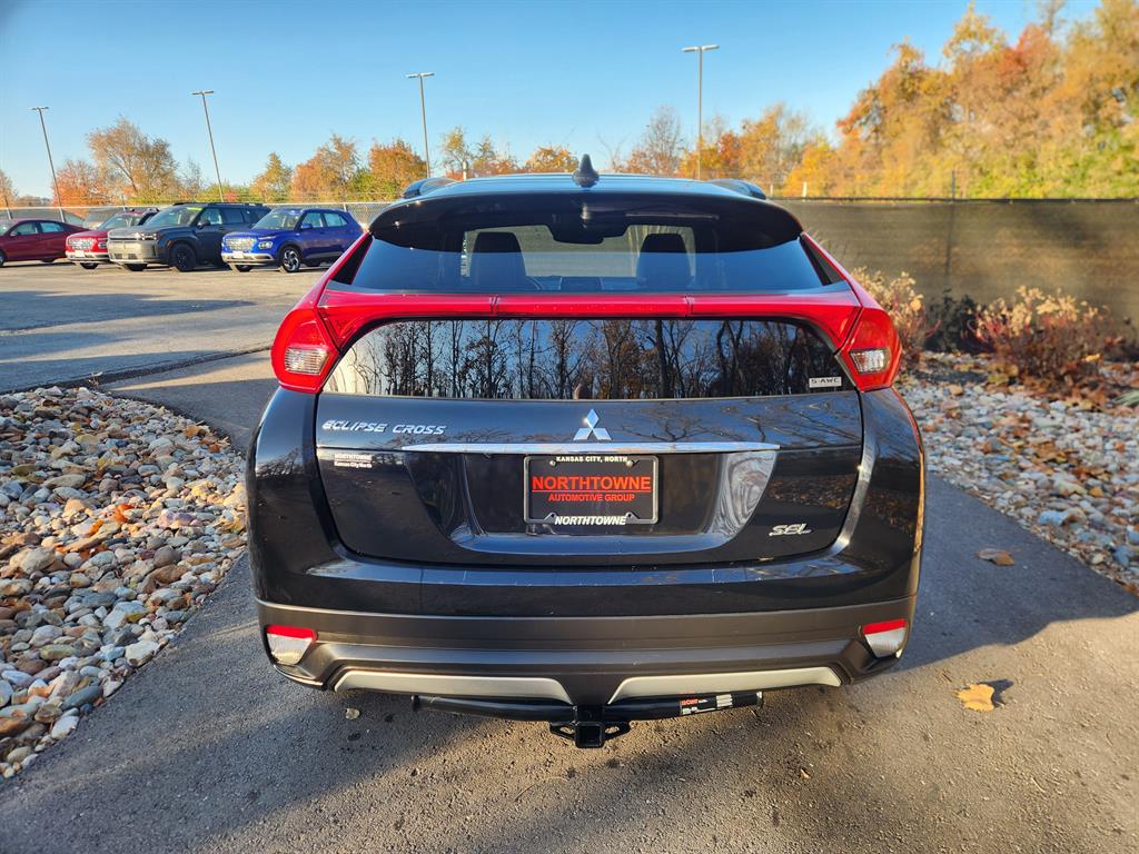 2020 Mitsubishi Eclipse Cross SEL photo 4