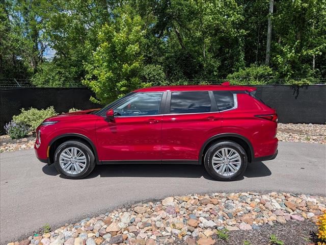 Used 2024 Mitsubishi Outlander ES with VIN JA4J3UA86RZ058477 for sale in Kansas City