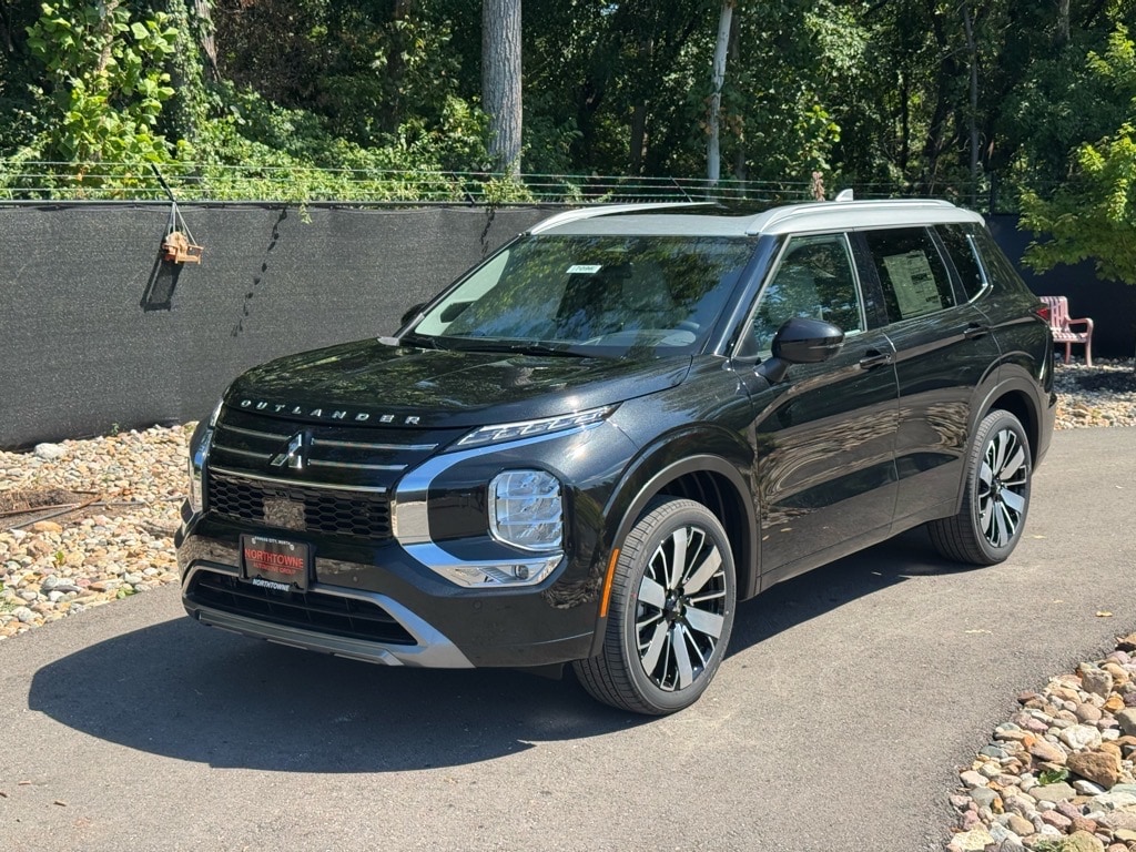 2025 Mitsubishi Outlander SEL Platinum Edition S-AWC's photo