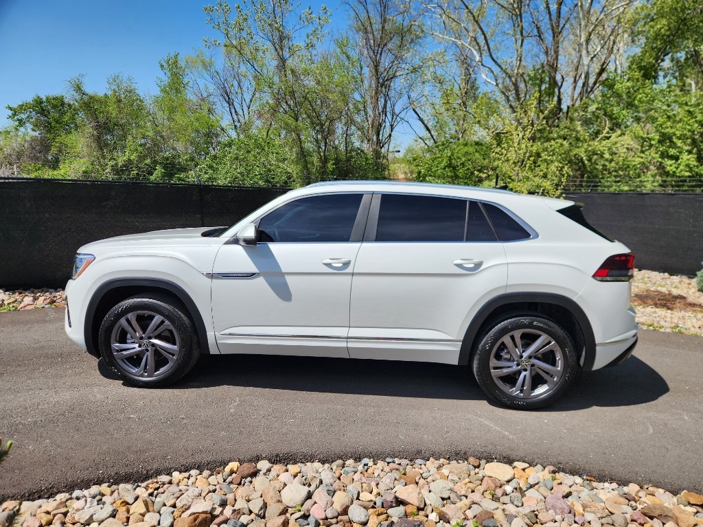 Used 2024 Volkswagen Atlas Cross Sport SEL R-LINE with VIN 1V2AE2CA2RC228937 for sale in Kansas City