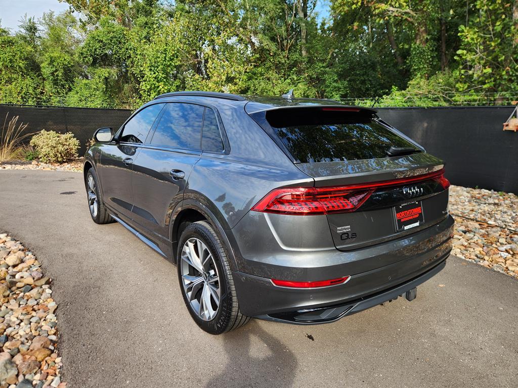 2021 Audi Q8 55 Premium photo 3