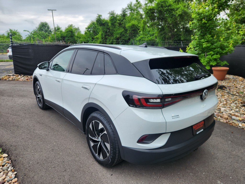 2021 Volkswagen ID.4 Pro photo 3