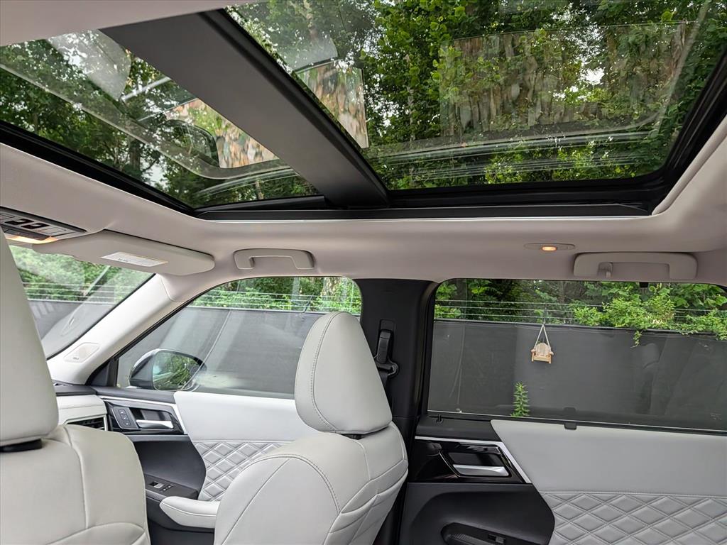 2024 Mitsubishi Outlander Plug-in Hybrid SEL - Photo 30
