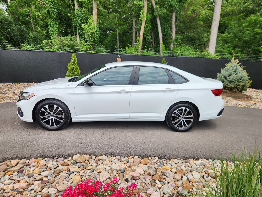 Used 2024 Volkswagen Jetta Sport with VIN 3VWBM7BUXRM053821 for sale in Kansas City
