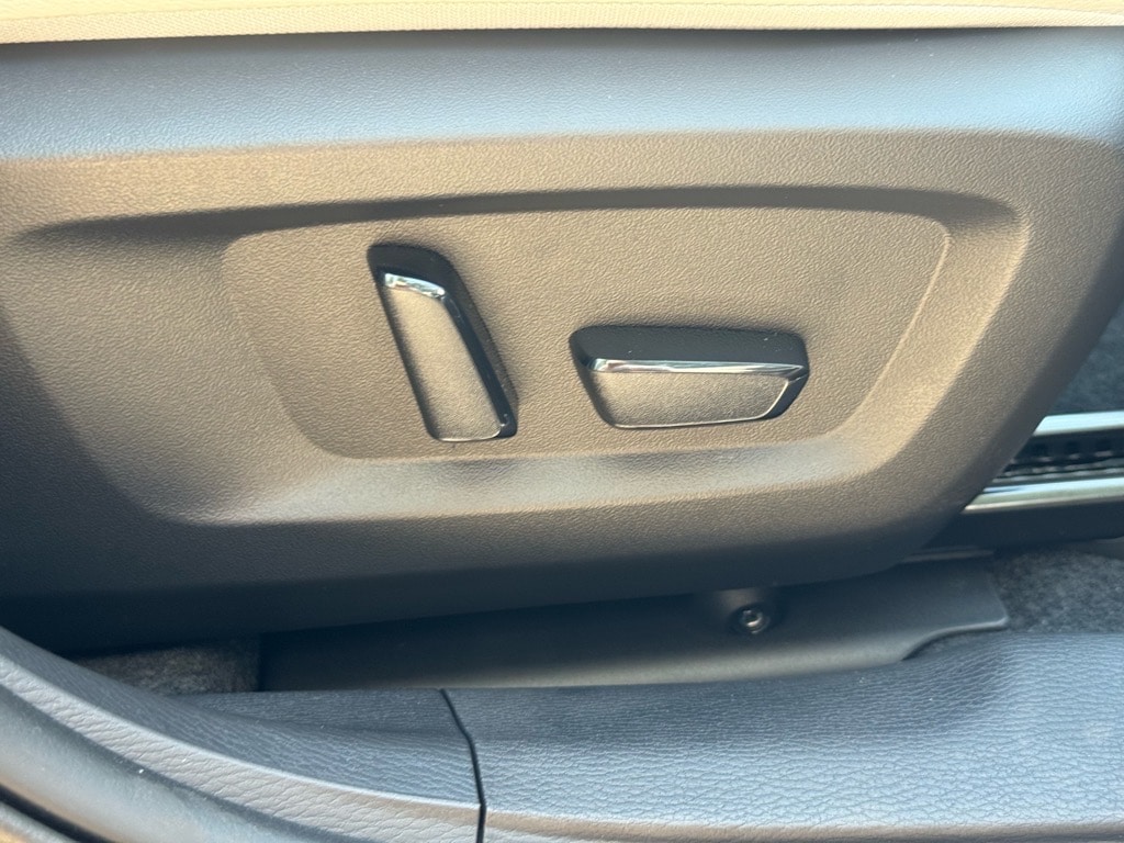 2025 Mitsubishi Outlander SEL Platinum Edition - Photo 12