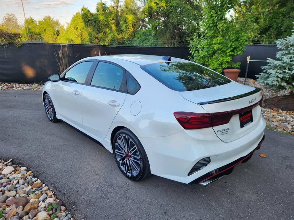 2023 Kia Forte GT photo 3