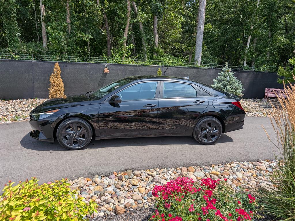 Used 2023 Hyundai Elantra SEL with VIN KMHLM4AG7PU449257 for sale in Kansas City