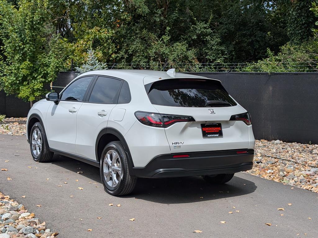 2024 Honda HR-V LX photo 3
