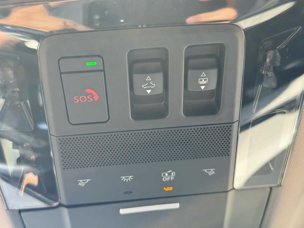2025 Mitsubishi Outlander SEL Platinum Edition - Photo 37