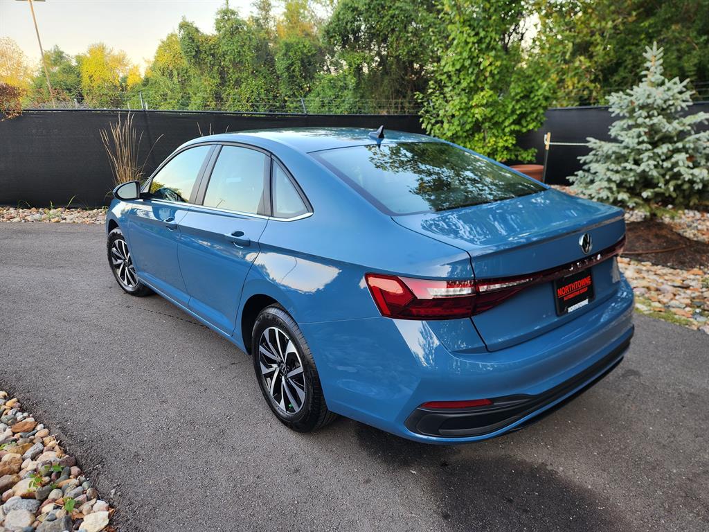 2025 Volkswagen Jetta 1.5T S photo 3
