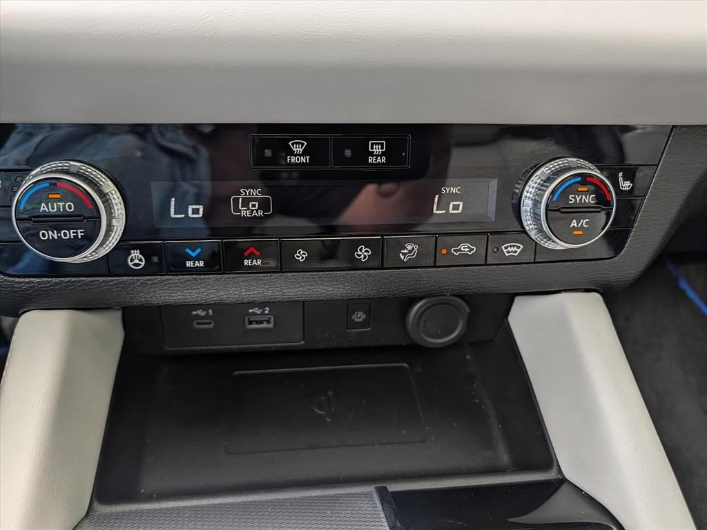 2024 Mitsubishi Outlander Plug-in Hybrid SEL - Photo 38