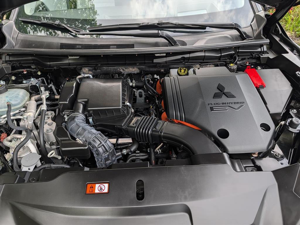 2024 Mitsubishi Outlander Plug-in Hybrid SEL - Photo 11