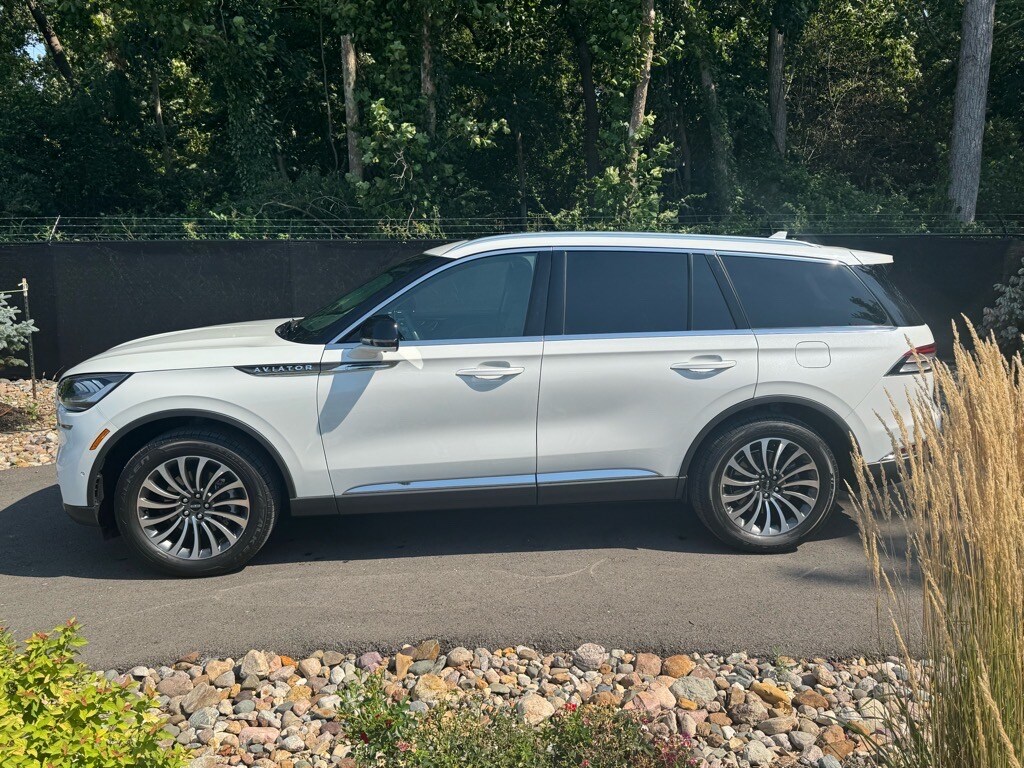 2020 Lincoln Aviator Reserve photo 2
