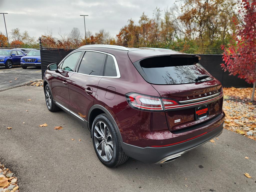 2021 Lincoln Nautilus Reserve photo 3