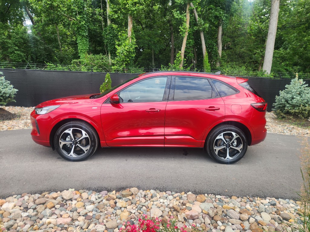 Used 2023 Ford Escape ST-Line Select with VIN 1FMCU9NA0PUA65954 for sale in Kansas City