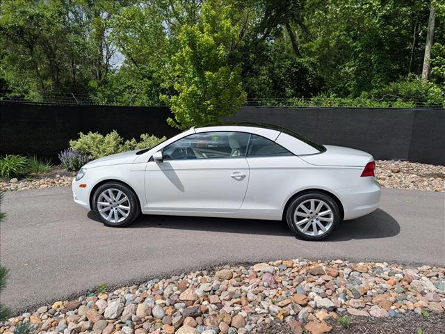 Used 2010 Volkswagen Eos Komfort with VIN WVWBA7AH3AV024476 for sale in Kansas City