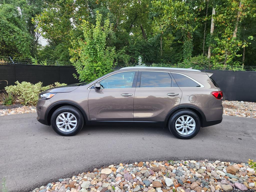 2019 Kia Sorento LX photo 2