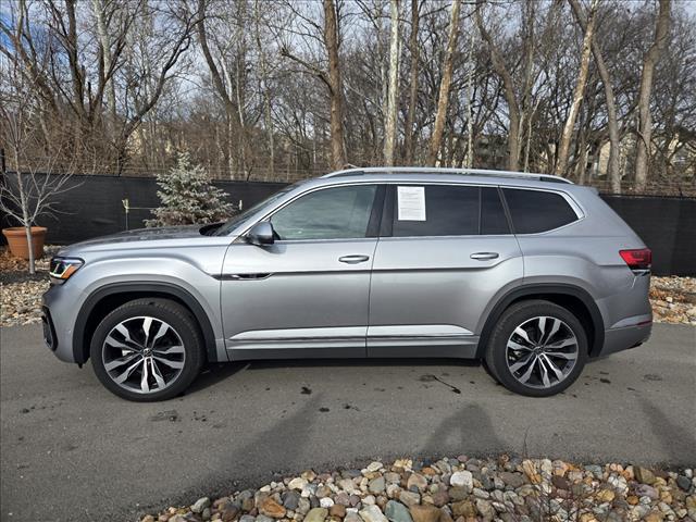 Used 2022 Volkswagen Atlas SEL Premium R-Line with VIN 1V2FR2CA4NC502613 for sale in Kansas City