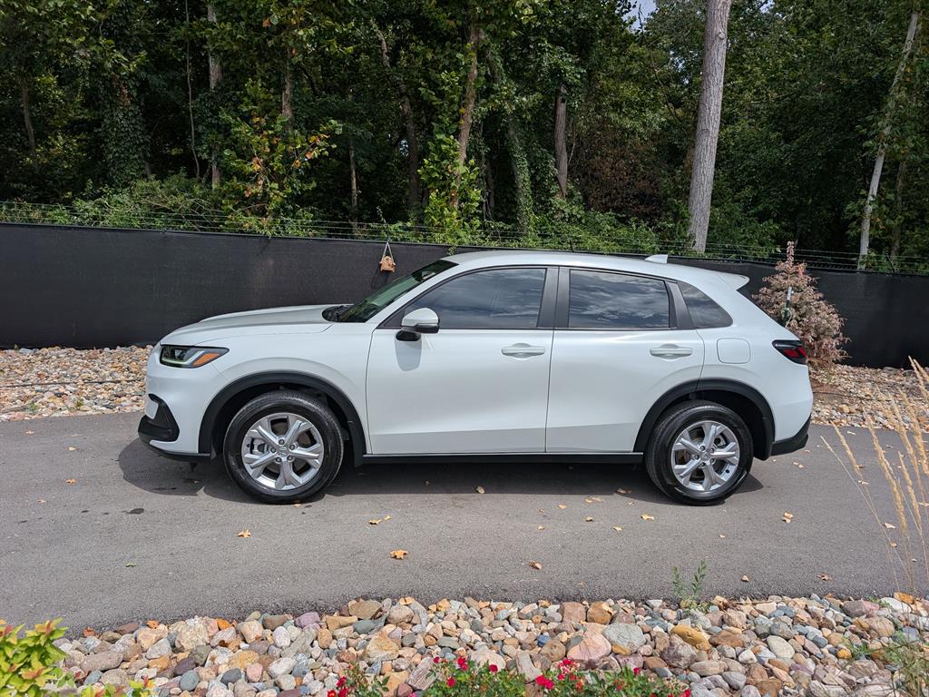 2024 Honda HR-V LX photo 2