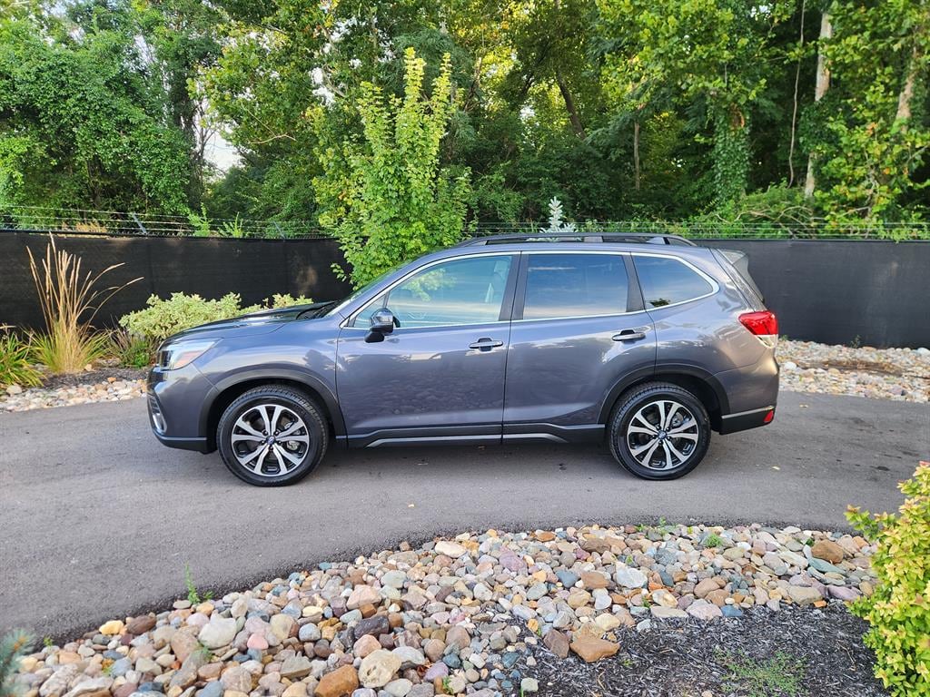 Used 2020 Subaru Forester Limited with VIN JF2SKAUC0LH498821 for sale in Kansas City
