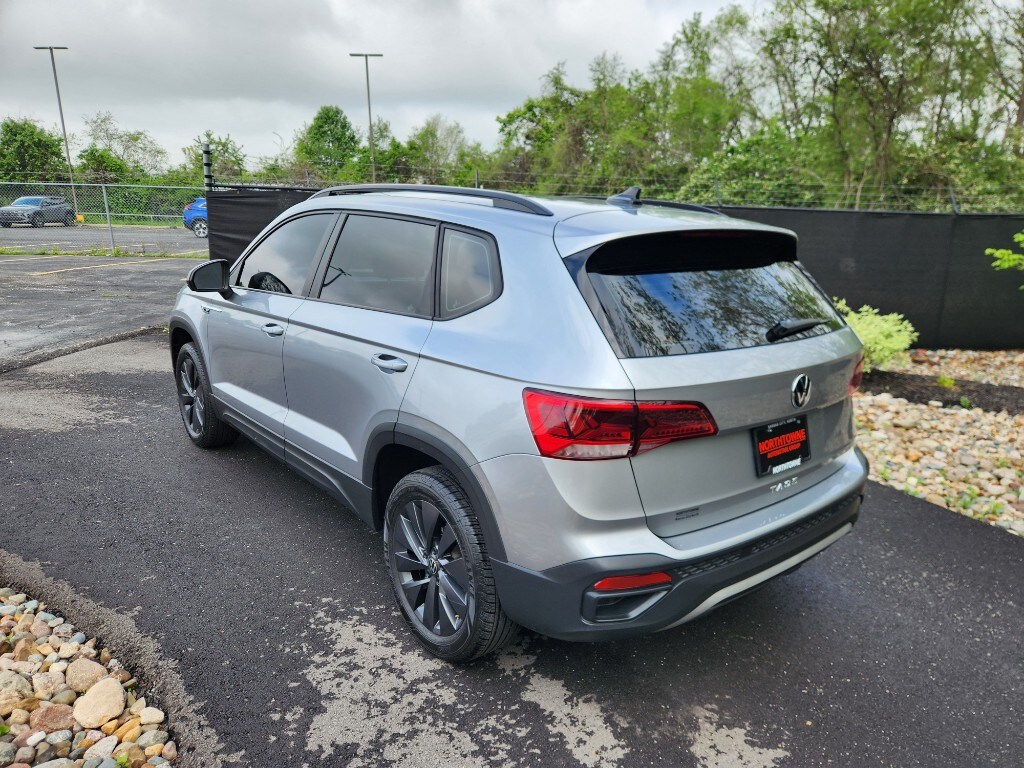 2024 Volkswagen Taos S photo 3