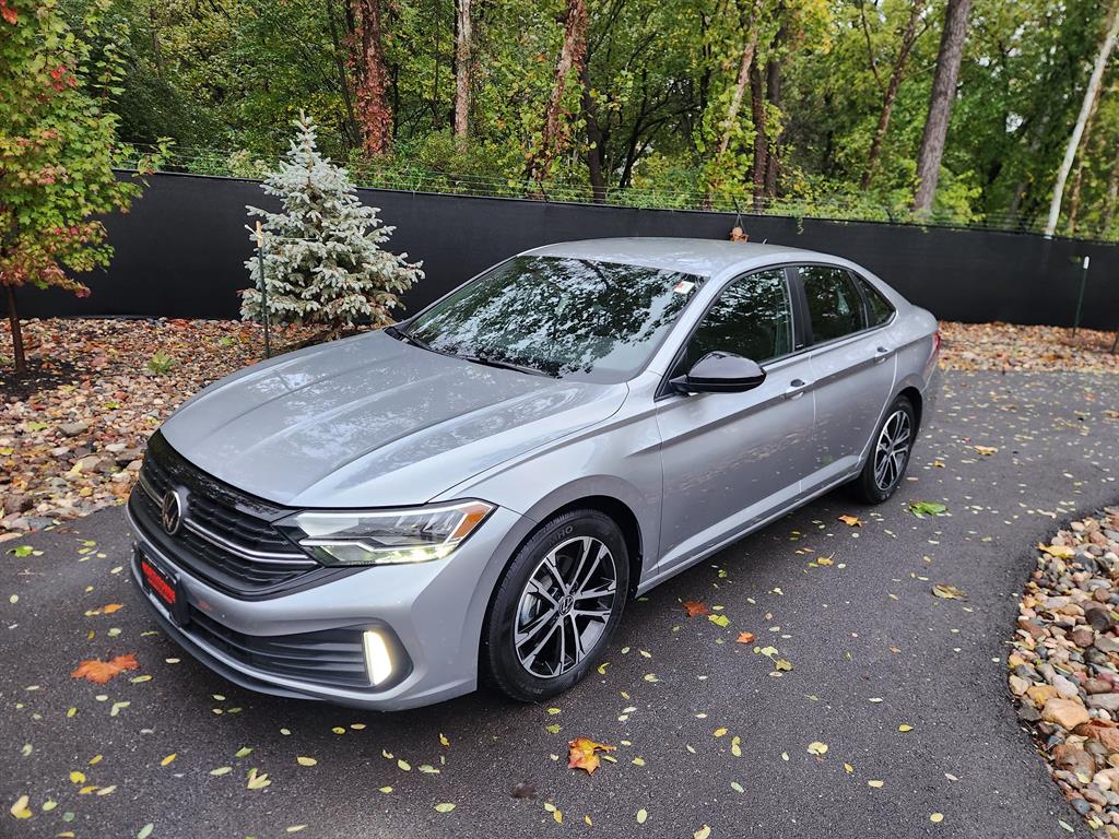 2024 Volkswagen Jetta Sport's photo