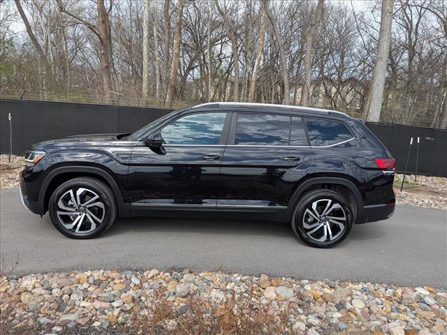 Used 2023 Volkswagen Atlas SEL with VIN 1V2BR2CA8PC540704 for sale in Kansas City