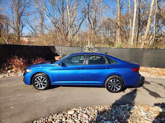 Used 2024 Volkswagen Jetta S with VIN 3VW5M7BU6RM012342 for sale in Kansas City