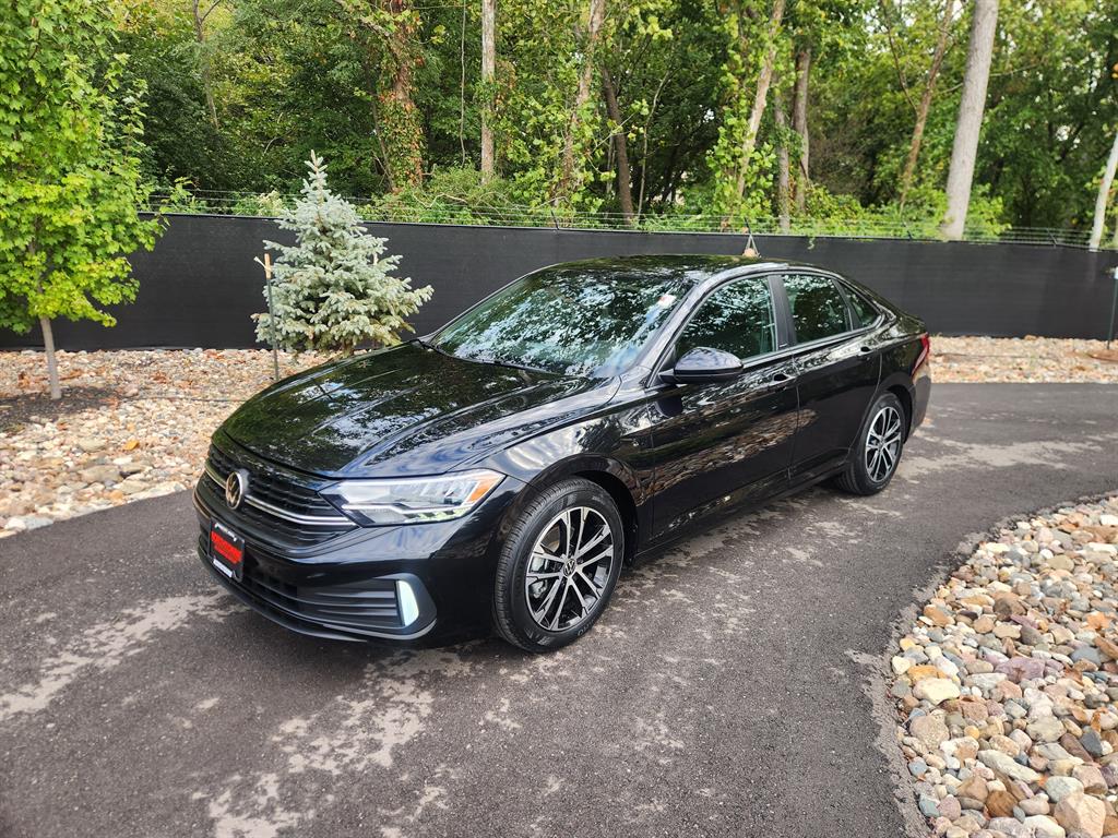 2024 Volkswagen Jetta Sport's photo