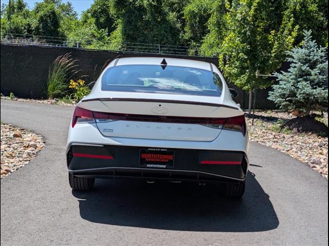 Used 2025 Hyundai Elantra SEL with VIN KMHLM4DG2SU960430 for sale in Kansas City