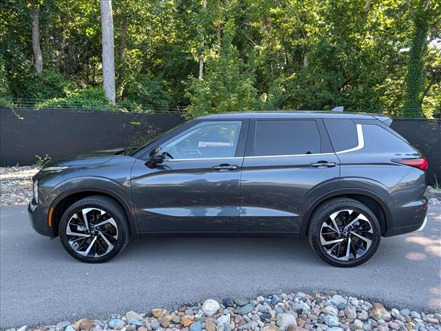 Used 2024 Mitsubishi Outlander SE with VIN JA4J3VA87RZ068313 for sale in Kansas City