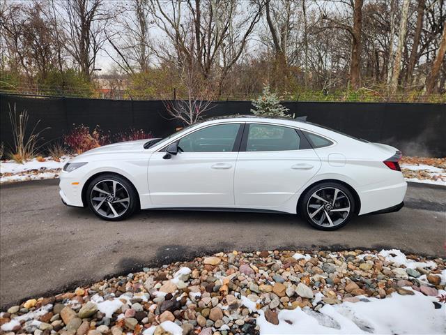 Used 2022 Hyundai Sonata SEL Plus with VIN KMHL44J22NA230032 for sale in Kansas City