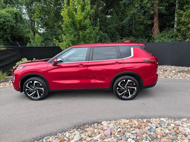 Used 2024 Mitsubishi Outlander SE with VIN JA4J4VA89RZ050036 for sale in Kansas City