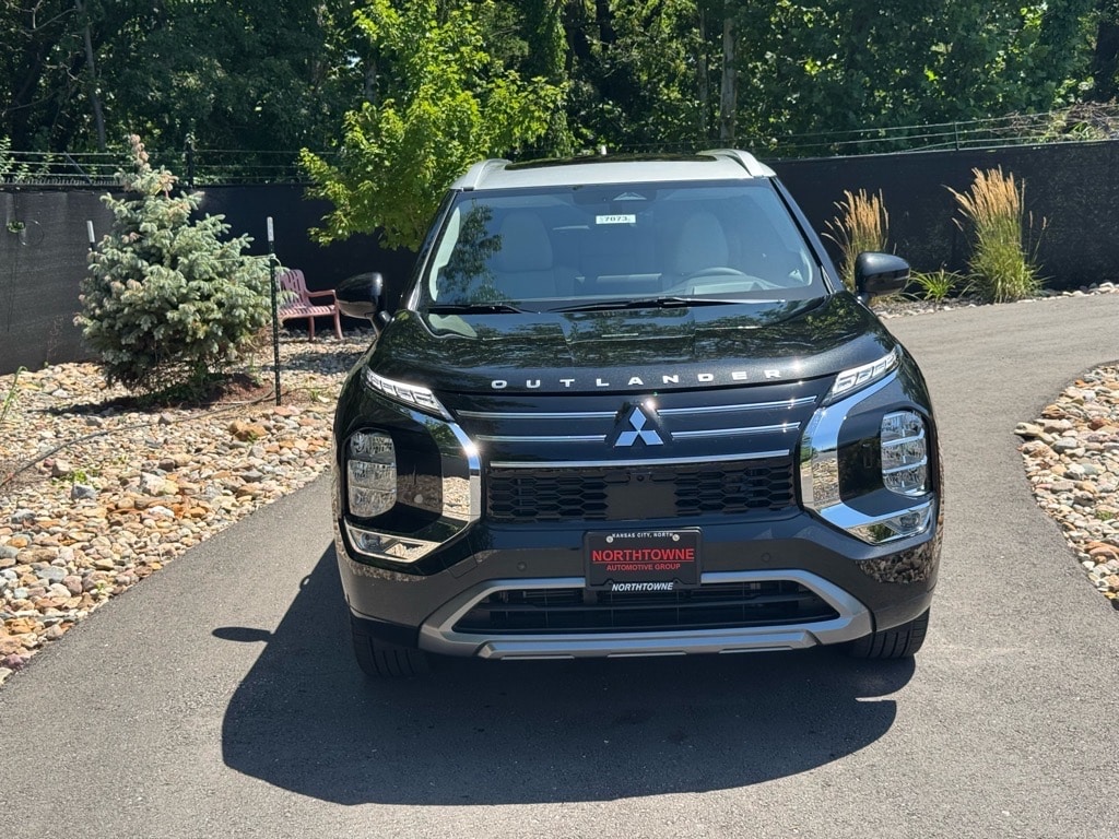 2025 Mitsubishi Outlander SEL Platinum Edition - Photo 8