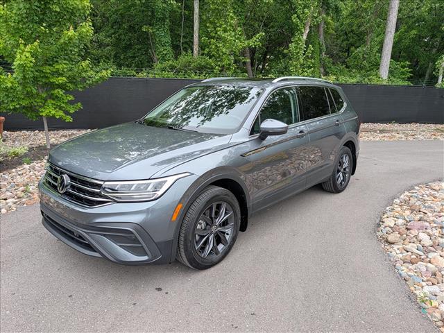 2023 Volkswagen Tiguan 2.0T SE 4Motion's photo