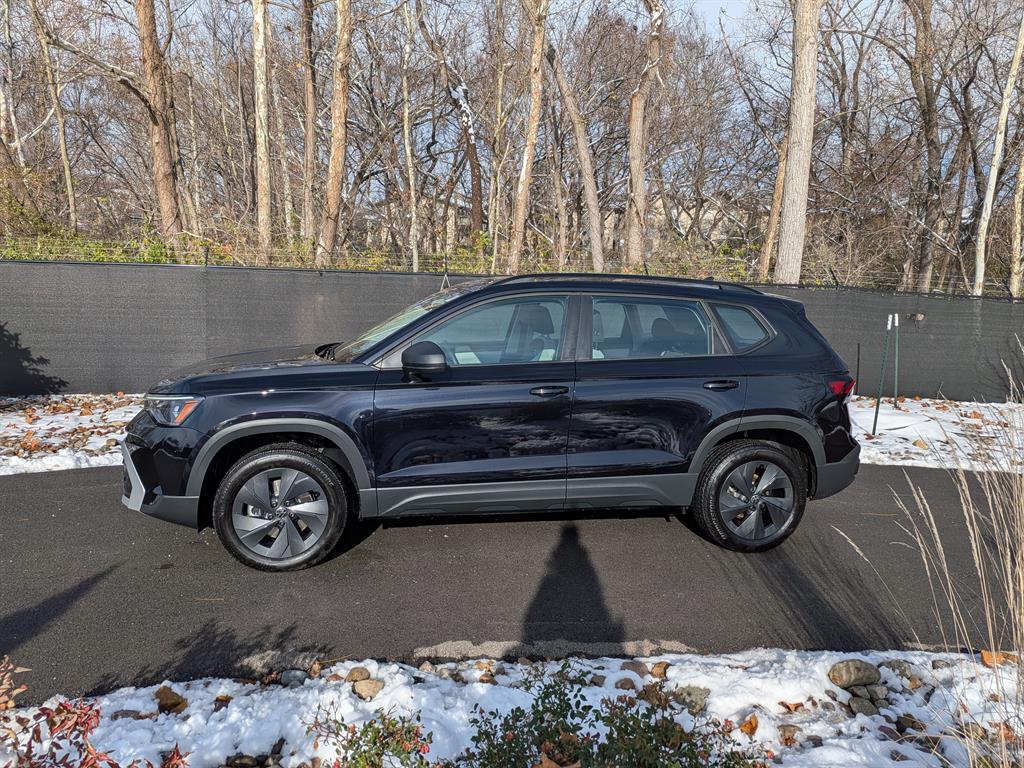 Used 2025 Volkswagen Taos S with VIN 3VV5C7B27SM054711 for sale in Kansas City