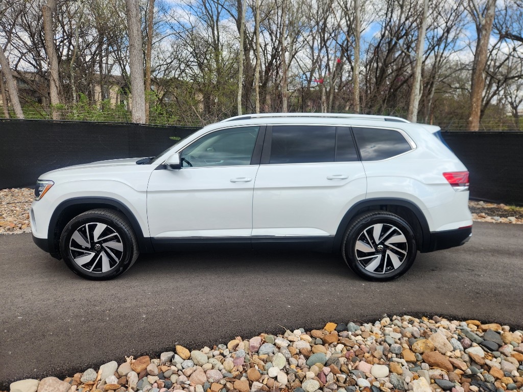 Used 2024 Volkswagen Atlas SEL with VIN 1V2BR2CA3RC554979 for sale in Kansas City