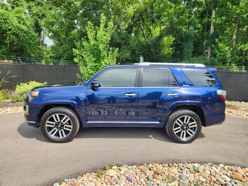 Used 2022 Toyota 4Runner Limited with VIN JTEKU5JR2N5993983 for sale in Kansas City