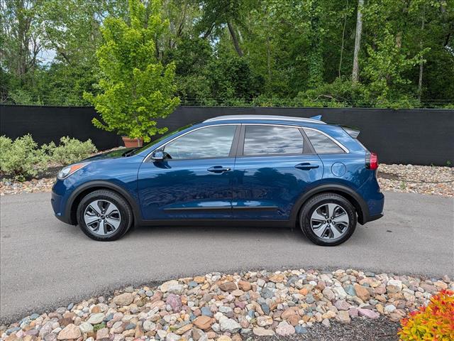Used 2018 Kia Niro EX with VIN KNDCE3LC9J5147976 for sale in Kansas City