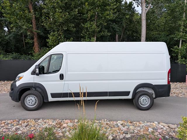 Used 2025 RAM ProMaster Cargo Van Base with VIN 3C6LRVDG8SE507303 for sale in Kansas City
