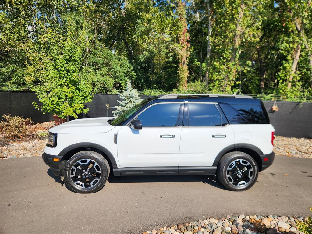 2021 Ford Bronco Sport Outer Banks photo 2