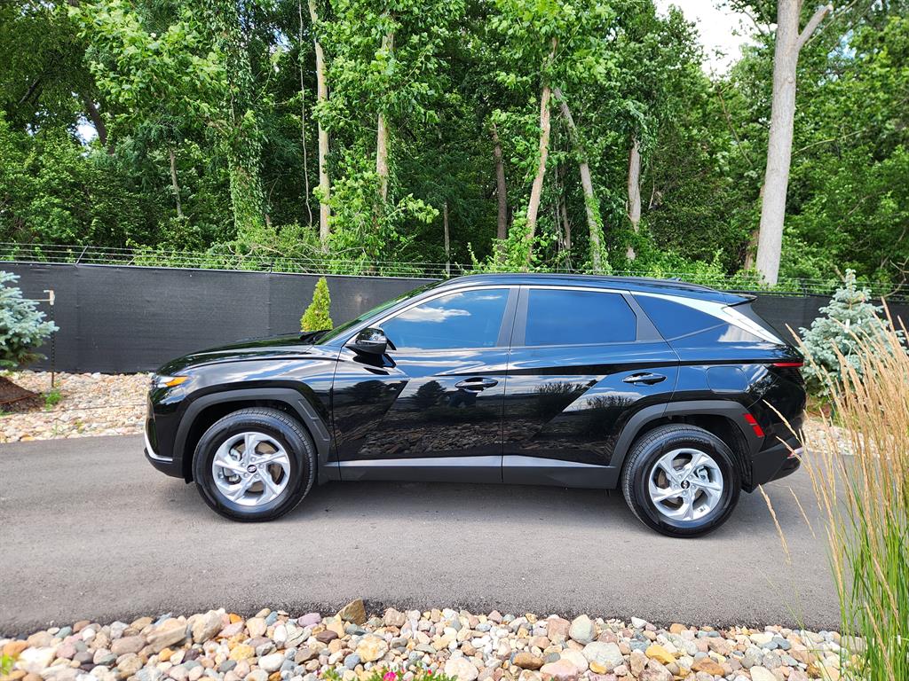 Used 2022 Hyundai Tucson SEL with VIN 5NMJBCAE2NH122036 for sale in Kansas City