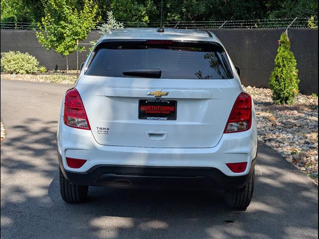Used 2018 Chevrolet Trax LS with VIN KL7CJKSB7JB572948 for sale in Kansas City