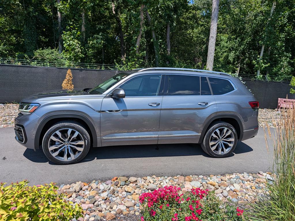 Used 2023 Volkswagen Atlas SEL Premium R-Line with VIN 1V2FR2CA6PC513180 for sale in Kansas City